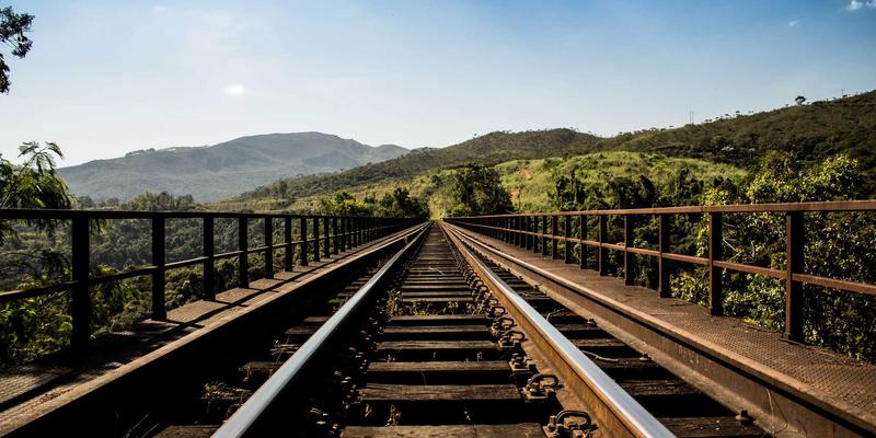 秘鲁国酒皮斯科的餐桌艺术:从经典美食搭配到进阶餐酒技巧